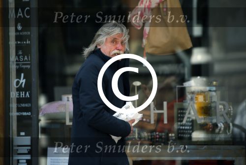 Amsterdam 28 april 2015
Johan Derksen op straat in Amsterdam.