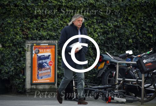 Amsterdam 28 april 2015
Johan Derksen op straat in Amsterdam.