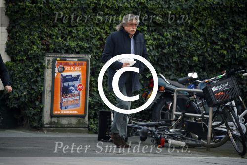 Amsterdam 28 april 2015
Johan Derksen op straat in Amsterdam.