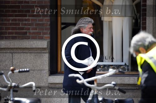 Amsterdam 28 april 2015
Johan Derksen op straat in Amsterdam.