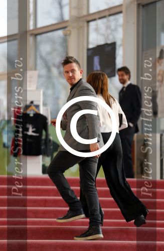Amsterdam 10 april 2015    
Premiere Nationaal Ballet in de stopera. Johnny de Mol met vriendin