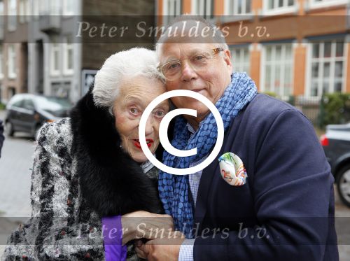 Amsterdam 11 april 2015  
Presentatie boek en 70e verjaardag van Joop Braakhekke bij le Garage. Zijn moeder van 104 jaar oud was aanwezig.
