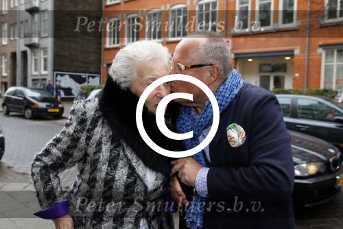Amsterdam 11 april 2015  
Presentatie boek en 70e verjaardag van Joop Braakhekke bij le Garage. Zijn moeder van 104 jaar oud was aanwezig.
