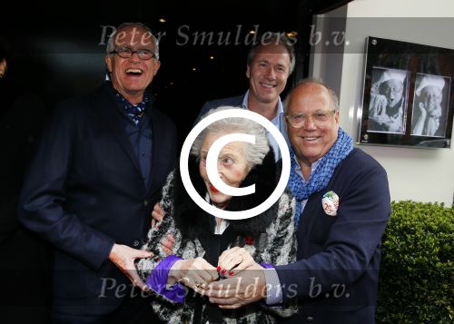 Amsterdam 11 april 2015  
Presentatie boek en 70e verjaardag van Joop Braakhekke bij le Garage. Zijn moeder van 104 jaar oud was aanwezig.