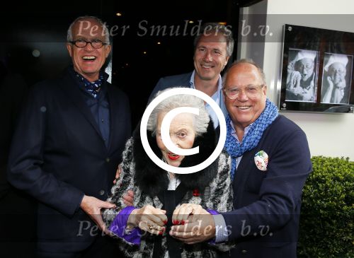 Amsterdam 11 april 2015  
Presentatie boek en 70e verjaardag van Joop Braakhekke bij le Garage. Zijn moeder van 104 jaar oud was aanwezig.