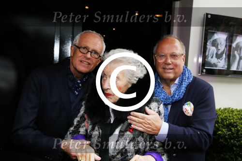 Amsterdam 11 april 2015  
Presentatie boek en 70e verjaardag van Joop Braakhekke bij le Garage. Zijn moeder van 104 jaar oud was aanwezig.