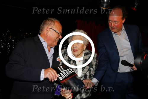 Amsterdam 11 april 2015  
Presentatie boek en 70e verjaardag van Joop Braakhekke bij le Garage. Zijn moeder van 104 jaar oud was aanwezig.