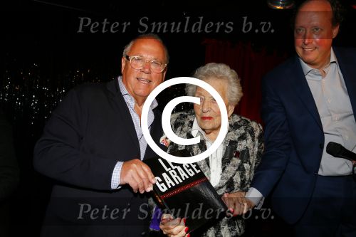 Amsterdam 11 april 2015  
Presentatie boek en 70e verjaardag van Joop Braakhekke bij le Garage. Zijn moeder van 104 jaar oud was aanwezig.