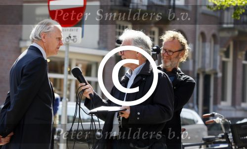 Amsterdam 21 april 2015  
Jop Ubbens wordt geintervieuwd op de cornelis schuytstraat