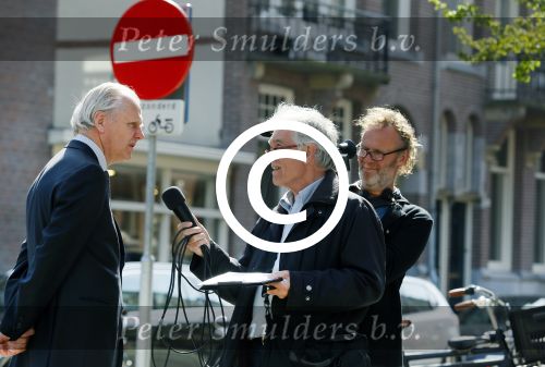 Amsterdam 21 april 2015  
Jop Ubbens wordt geintervieuwd op de cornelis schuytstraat