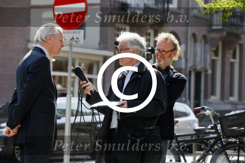 Amsterdam 21 april 2015  
Jop Ubbens wordt geintervieuwd op de cornelis schuytstraat