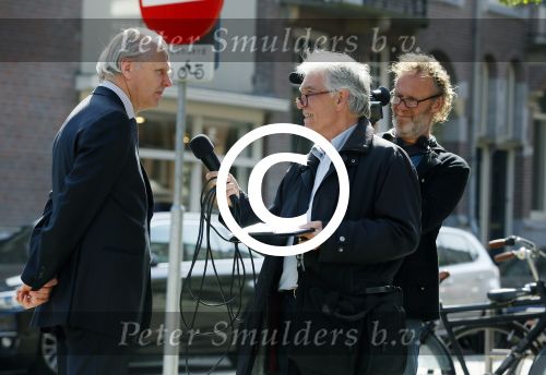 Amsterdam 21 april 2015  
Jop Ubbens wordt geintervieuwd op de cornelis schuytstraat