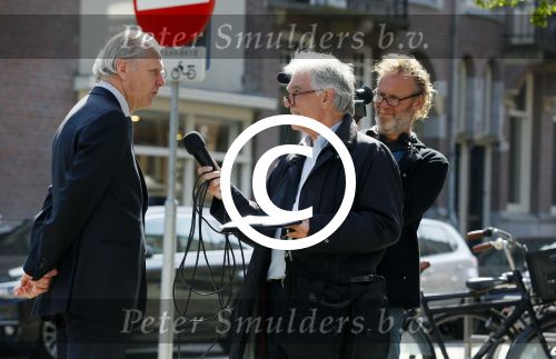 Amsterdam 21 april 2015  
Jop Ubbens wordt geintervieuwd op de cornelis schuytstraat