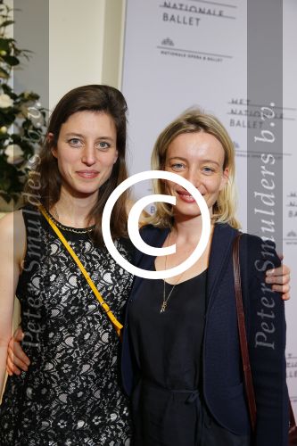 Amsterdam 10 april 2015    
Premiere Nationaal Ballet in de stopera. Karina Smulders met zus