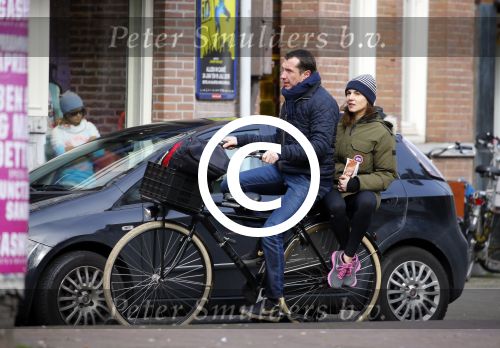 Amsterdam 7 april 2015
Kim v Kooten achter op de fiets bij haar man Jacob Derwig