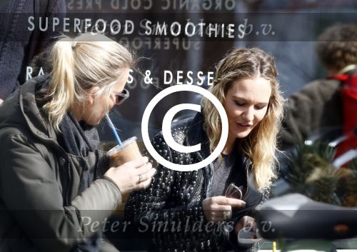 Amsterdam 8 april 2015
Kimberly Klaver met een vriendin op een terras