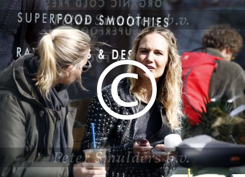 Amsterdam 8 april 2015
Kimberly Klaver met een vriendin op een terras
