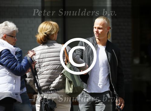 Amsterdam 30 april 2015  
Koen Verweij met (een) vriendin in zijn bmw cabrio en op straat