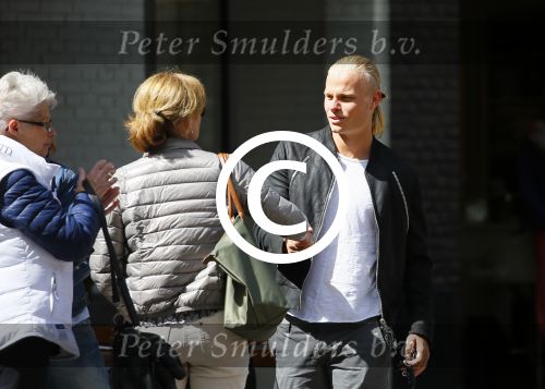 Amsterdam 30 april 2015  
Koen Verweij met (een) vriendin in zijn bmw cabrio en op straat