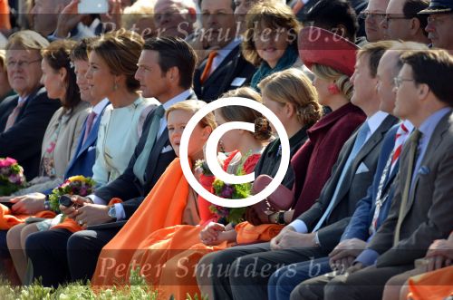 Dordrecht, 27 April 2015
Koningsdag 2015 met Koningin Willem-Alexander, Koningin Maxima, Prinses Amalia, Prinses Alexia em Prinses Ariane, Prins Constatijn, Prinses Laurentien, Prins Maurits, Prinses Marilene, Prinses Annette, Prins Bernhard Jr., Prins Pieter Christiaan en Prinses Anita