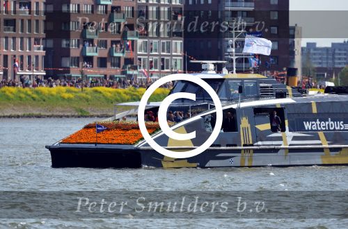 Dordrecht, 27 April 2015
Koningsdag 2015 met Koningin Willem-Alexander, Koningin Maxima, Prinses Amalia, Prinses Alexia em Prinses Ariane, Prins Constatijn, Prinses Laurentien, Prins Maurits, Prinses Marilene, Prinses Annette, Prins Bernhard Jr., Prins Pieter Christiaan en Prinses Anita