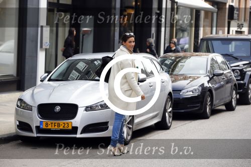 Amsterdam 8 april 2015
Kristina Bozilovic met haar jaguar op de pc hooftstraat