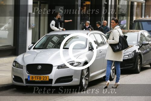 Amsterdam 8 april 2015
Kristina Bozilovic met haar jaguar op de pc hooftstraat