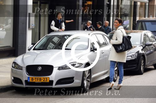 Amsterdam 8 april 2015
Kristina Bozilovic met haar jaguar op de pc hooftstraat