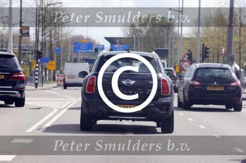 Amsterdam 28 april 2015
Wendy v Dijk en Leontine Borsato op de pc hooftstraat.