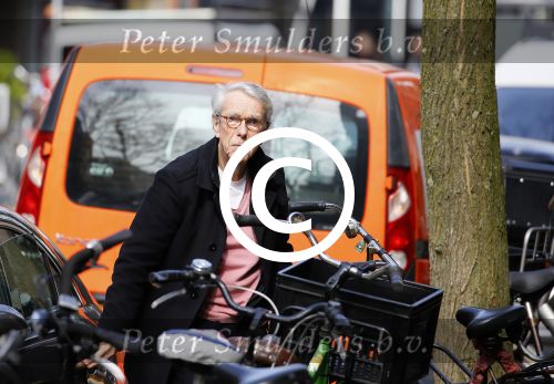 Amsterdam 7 april 2015
Louis v Dijk in de auto op de cornelis schuytstraat