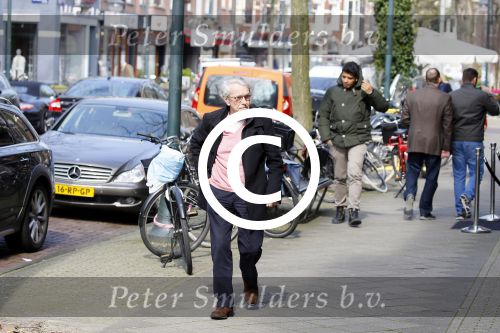Amsterdam 7 april 2015
Louis v Dijk in de auto op de cornelis schuytstraat
