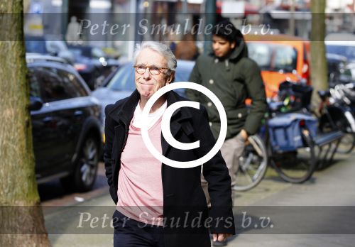 Amsterdam 7 april 2015
Louis v Dijk in de auto op de cornelis schuytstraat