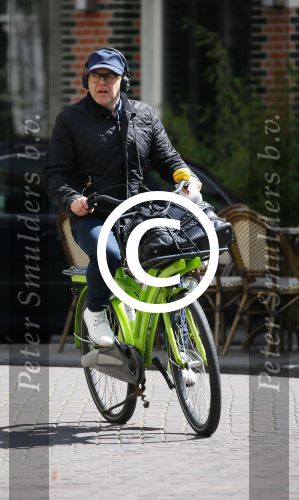 Amsterdam 28 april 2015  
Marc-Marie Huijbregts op de fiets in amsterdam