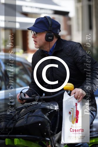 Amsterdam 28 april 2015  
Marc-Marie Huijbregts op de fiets in amsterdam