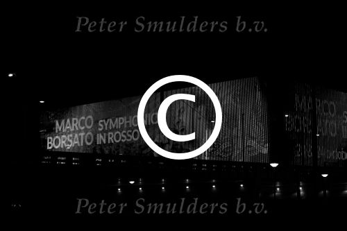 Amsterdam 1 april 2015  
Reclame Marco Borsato op het ziggo dome