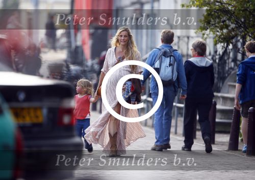 Amsterdam 10 april 2015    
Marije Braber de vriendin van Chris Zegers hoogzwanger