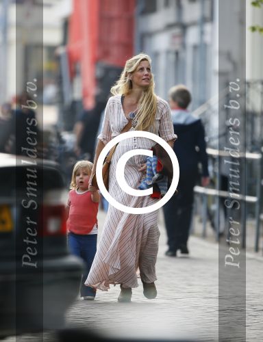 Amsterdam 10 april 2015    
Marije Braber de vriendin van Chris Zegers hoogzwanger