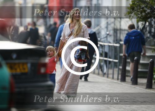 Amsterdam 10 april 2015    
Marije Braber de vriendin van Chris Zegers hoogzwanger