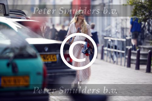 Amsterdam 10 april 2015    
Marije Braber de vriendin van Chris Zegers hoogzwanger