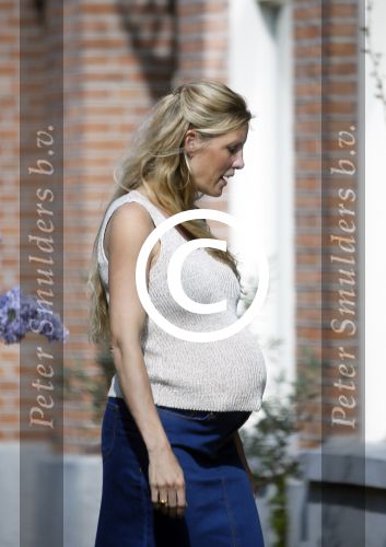 Amsterdam 10 april 2015    
Marije Braber de vriendin van Chris Zegers hoogzwanger