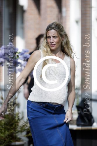 Amsterdam 10 april 2015    
Marije Braber de vriendin van Chris Zegers hoogzwanger