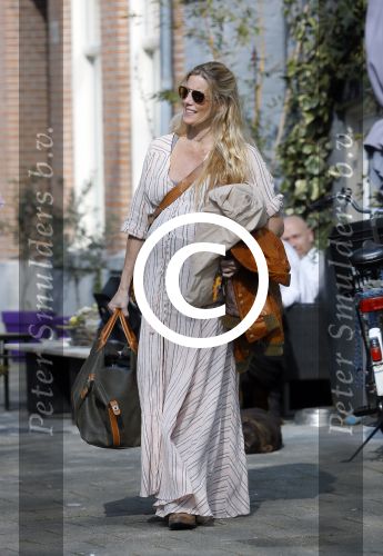 Amsterdam 10 april 2015    
Marije Braber de vriendin van Chris Zegers hoogzwanger
