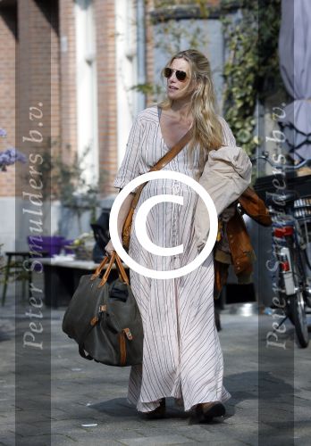 Amsterdam 10 april 2015    
Marije Braber de vriendin van Chris Zegers hoogzwanger