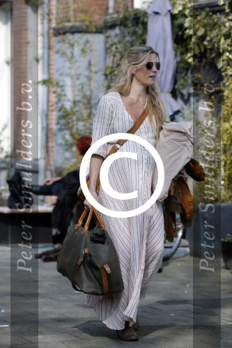 Amsterdam 10 april 2015    
Marije Braber de vriendin van Chris Zegers hoogzwanger