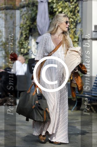Amsterdam 10 april 2015    
Marije Braber de vriendin van Chris Zegers hoogzwanger