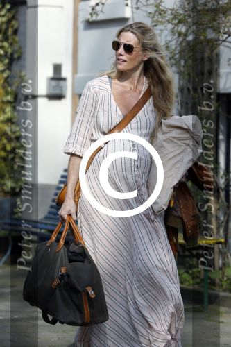 Amsterdam 10 april 2015    
Marije Braber de vriendin van Chris Zegers hoogzwanger