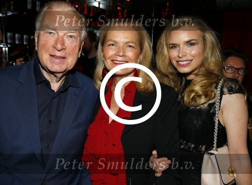 Amsterdam 11 april 2015  
Presentatie boek en 70e verjaardag van Joop Braakhekke bij le Garage. Zijn moeder van 104 jaar oud was aanwezig. Henk Elise en Monica v d Meyden