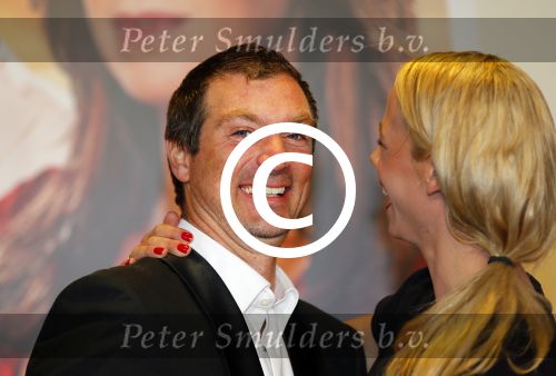 Amsterdam 20 april 2015 
Premiere de ontsnapping in het nieuwe de la mar met in de hoofdrollen Isa Hoes en Edwin Jonker. Heleen v Royen heeft het boek geschreven. Nicolette Kluiver met man en tatoo