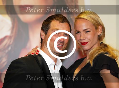 Amsterdam 20 april 2015 
Premiere de ontsnapping in het nieuwe de la mar met in de hoofdrollen Isa Hoes en Edwin Jonker. Heleen v Royen heeft het boek geschreven. Nicolette Kluiver met man en tatoo
