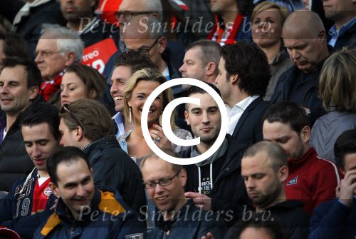 Eindhoven 18 april 2015
PSV_ Heerneveen 4-1 . Psv kampioen. Pieter v d Hoogenband en zijn nieuwe vriendin Marie JosÃ© Crooijmans verliefd op de tribune.